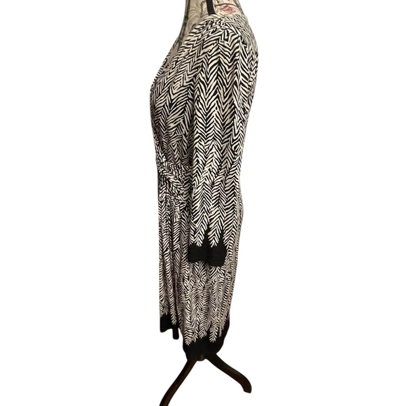 White House Black Market Black and White Midi Dress - Picture 2 of 8